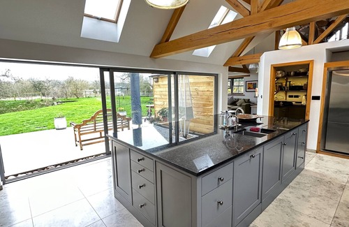 Cassington Casa | Retreat 4-bedroom Country Manor, HotTub,Ample Parking, Walking routes