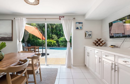 Riverside Park Casa | Retreat at Sailboat Bend, Pool, BBQ, 100ft Dock