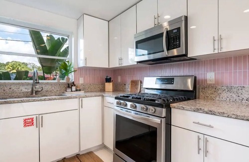 Riverside Park Casa | Retreat at Sailboat Bend, HEATED Pool, BBQ, 100ft Dock