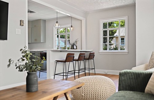 Leesburg's Old and Historic District Casa | Retreat in Historic Downtown Leesburg - Walkable to Everything!