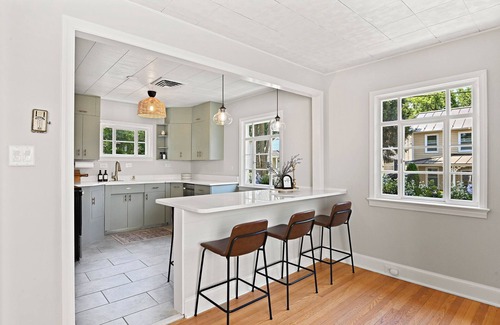 Leesburg's Old and Historic District Casa | Retreat in Historic Downtown Leesburg - Walkable to Everything!