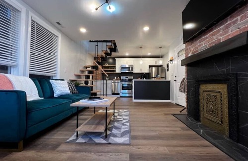 Verona Apartamento | Retreat in the Heart of a Pittsburgh Rivertown!