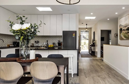 Hepburn Springs Casa | Retreat on Church - 5 bedroom, 5 bathroom haven
