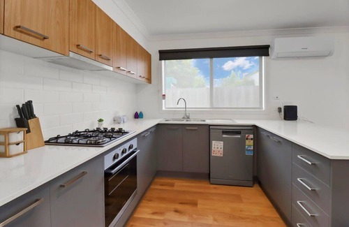 Belmont Casa | Retreat on Francis 1 I Short and Long Stays