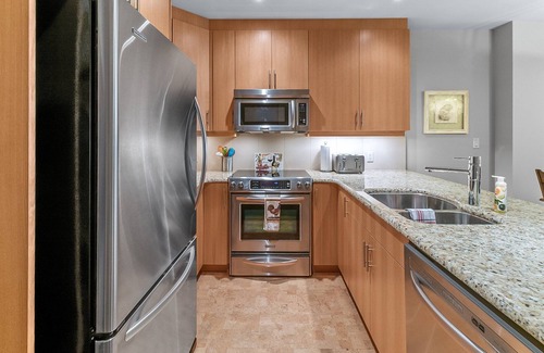Sicamous Condominio | Retreat on Mara Lake. 3 bedroom, 2 bathroom condo with BOAT SLIP and Pool