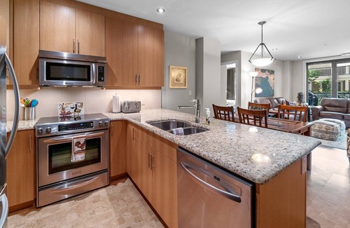Sicamous Condominio | Retreat on Mara Lake. 3 bedroom, 2 bathroom condo with BOAT SLIP and Pool