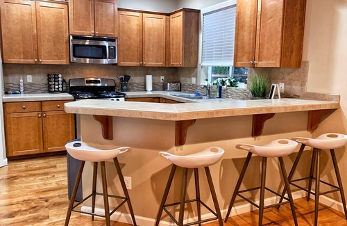 Aloha Casa | ♬Retreat & Relax♨ High-speed Internet, bbq, backyard Intel/Nike