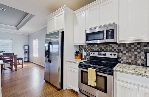 Crystal Beach Casa | Retreat | Steps to Beach | Large Deck | Sleeps 12