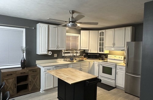 Morgantown Casa | Retreat to my Beautiful Contemporary Home in the Mountain State