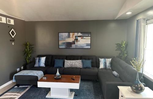 Morgantown Apartamento | Retreat to my Contemporary Home