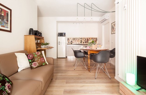 Mestre Apartamento | Retírese a este apartamento acogedor, moderno y glamoroso