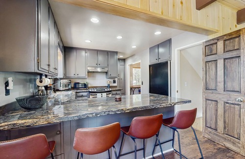 Blue Jay Casa | Retreat with gas grill, large deck, wood fireplace, lake access & AC