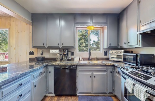 Blue Jay Casa | Retreat with gas grill, large deck, wood fireplace, lake access & AC