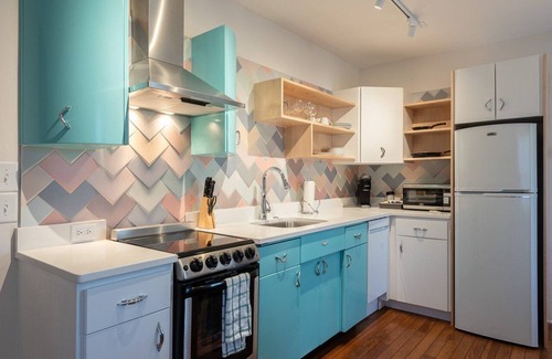 Belmont Apartamento | Retro Apartment| Lux Extended Stay in Belmont