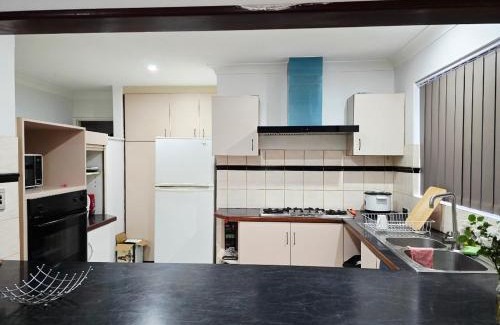 Beckenham Casa | Retro Bar Themed Spacious Studio room