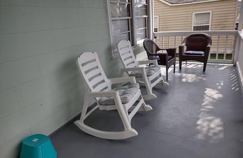 North Carolina Coast Cabaña | Retro beach cottage w/ modern touch - in the heart of Carolina Beach