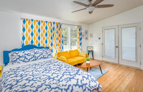 Three Rivers Casa | Retro Casita on the River! only 1 min to SNP gate! Riverfront with swimming