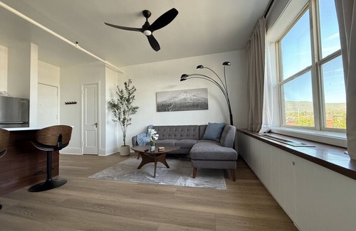 Downtown Klamath Falls Apartamento | Retro-Chic Escape #208