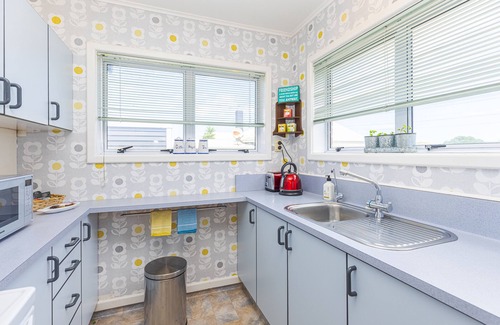 Castlecliff Casa | Retro vibe 2 bedroom house across from Castlecliff beach