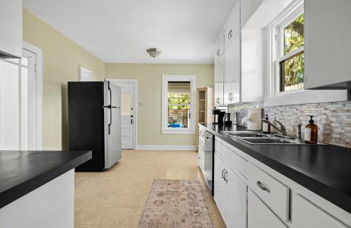 Zilker Casa | Retro Vibes & Zilker Views - Music House by Zilker