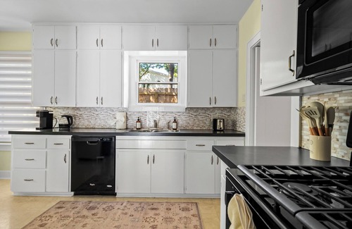 Zilker Casa | Retro Vibes & Zilker Views: Music House by ACL