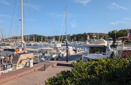Port Cogolin Apartamento | Rêve d'Azur, in a marina apartment in the heart of the Saint Tropez golf course!
