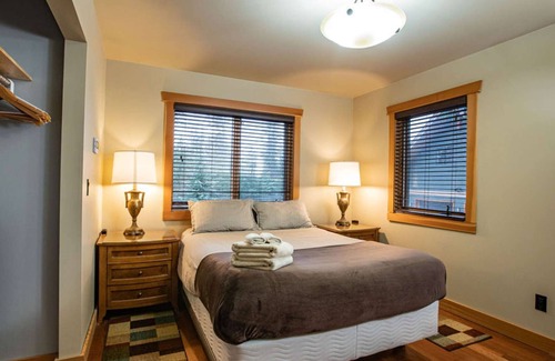 Revelstoke Casa | Begbie Snug: Chalet de montaña exclusivo, tranquilo y privado