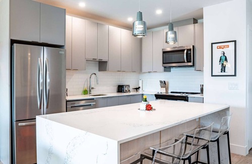 Revelstoke Condominio | Revelstoke - Condo with Hot Tub-The Ski Shanty