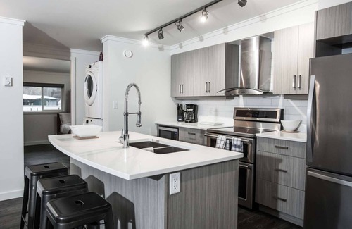 Revelstoke Condominio | Suite Novlan: elegante y acogedor, condominio recientemente equipado