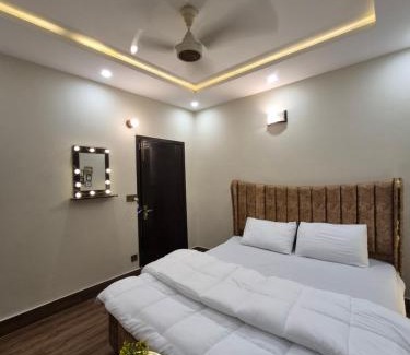 Lahore Apartamento | Revenue Johar Town Prestige Luxurious Apartment - LMY Lahore