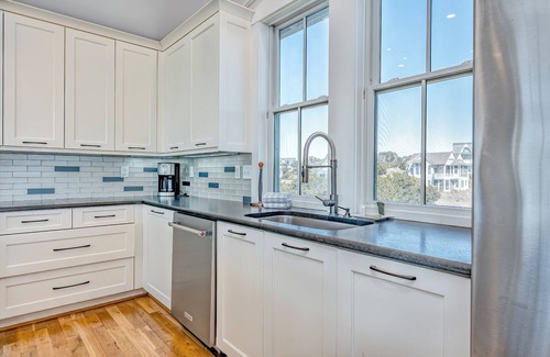South Beach Casa | Reverse floor plan home with ocean views, updated kitchen and bathrooms!