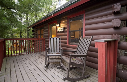 Wisconsin Dells Cabina | Christmas Mountain Village ™ - Wisconsin Dells - Cabaña de 2 habitaciones