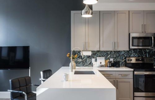 Lafayette Square Apartamento | Revived LF Square 1BR with Rooftop by Zencity