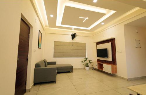 Sulthan Bathery Hotel | Revoura Heights Apartments