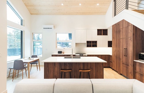 Revelstoke Casa | Revy Powder Paradise Sauna / Cold plunge/bike storage (garage)