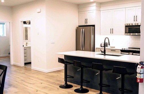 Revelstoke Apartamento | Revy To Go - Unique 2-Bedroom Condo
