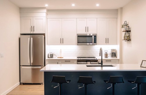 Revelstoke Apartamento | Revy To Go - Unique 2-Bedroom Condo