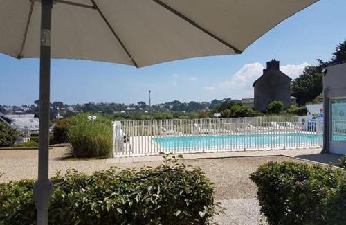 Trevou-Treguignec Apartamento | Rez de jardin 5 pers avec piscine, vue directe sur la plage à 40 m
