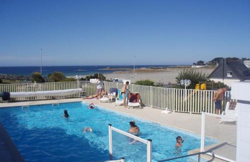 Trevou-Treguignec Apartamento | Rez de jardin 5 pers avec piscine, vue directe sur la plage à 40 m