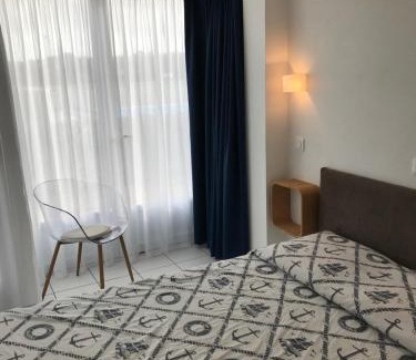 Trevou-Treguignec Apartamento | Rez de jardin 5 pers avec piscine, vue directe sur la plage à 40 m