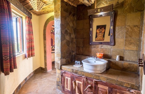 Nyahururu Cabina | Rhino Watch safari Lodge