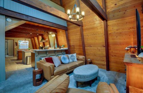 Mount Hood Village Casa | Rhododendron Family Cabin Hot Tub and Deck!