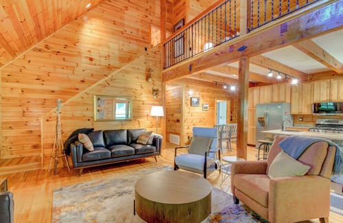 Blowing Rock Casa | Rhododendron Rendezvous - Incredible home in Blowing Rock with fire pit, hot tub, total privacy!