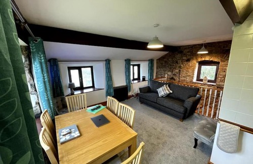 Crynant Casa | Rhossili's Retreat - AONB - Gower Rural Sleeps up to 6