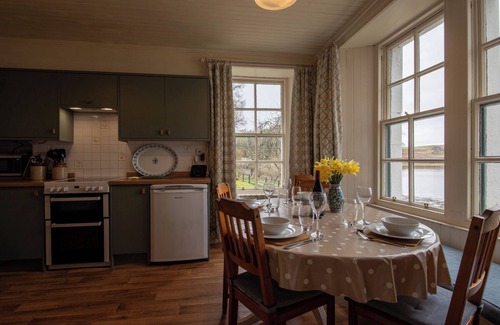 Oban Cabaña | RHUNACAIRN, pet friendly, with open fire in Oban