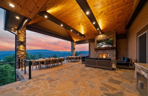 Gatlinburg - Pigeon Forge Casa | Rhythm & Views | 15,000 Sq Ft Luxury Estate w/Karaoke Studio, Swim Spa, Theater & Epic Views