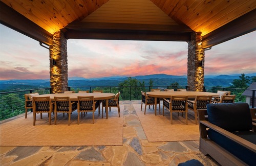 Gatlinburg - Pigeon Forge Casa | Rhythm & Views | 15,000 Sq Ft Luxury Estate w/Karaoke Studio, Swim Spa, Theater & Epic Views