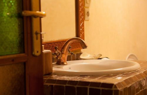Harhoura Casa | Riad Alhambra