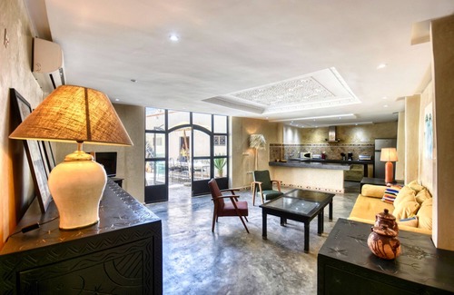 Tamrhakht Villa | Riad-Romántico-Mazia-Piscine-Baño para personas con movilidad reducida-Vista ...