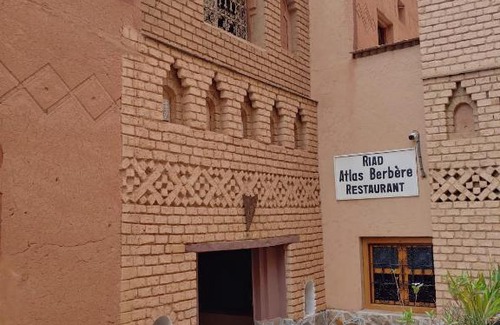 Akhendachou nAit Ouffi Casa | Riad Atlas Berbère